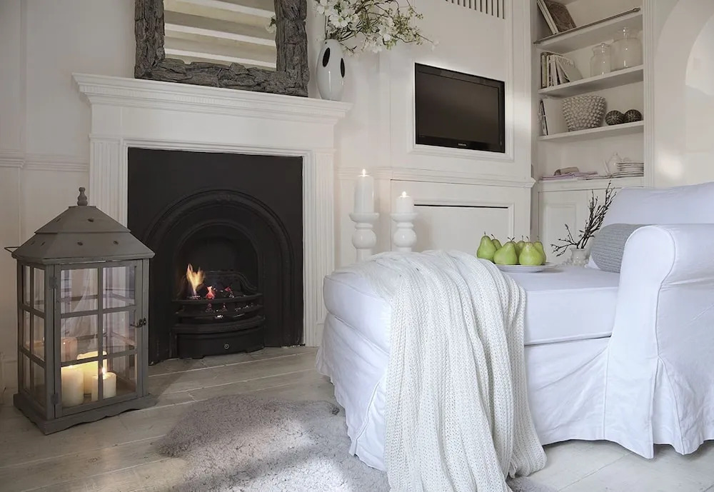 White Home by Mmega