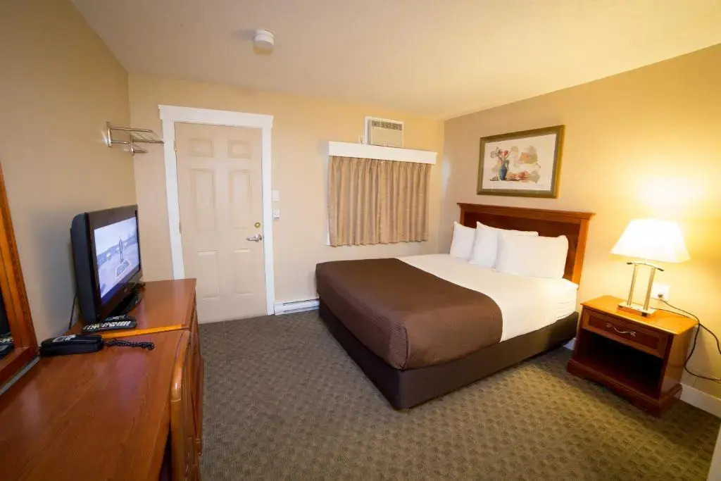 Midway Motel