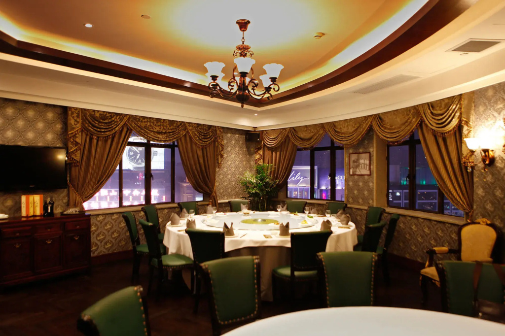 Seventh Heaven Hotel