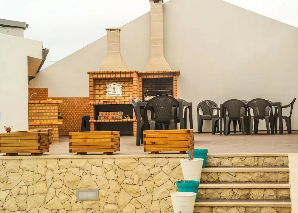 House with 3 Bedrooms in Atalaia, with Pool Access, Enclosed Garden And Wifi - 3 Km From the Beach