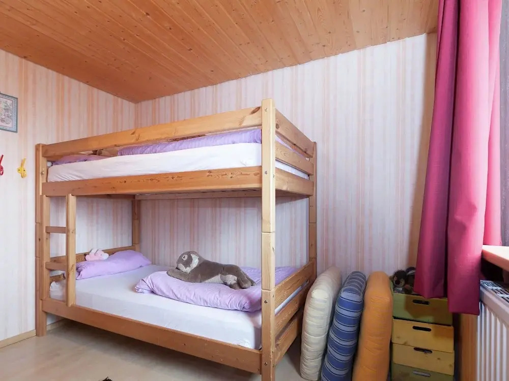 Modern Holiday Home in Lauterbach ot Fohrenbühl with Heating Facility