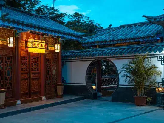 Naran manor