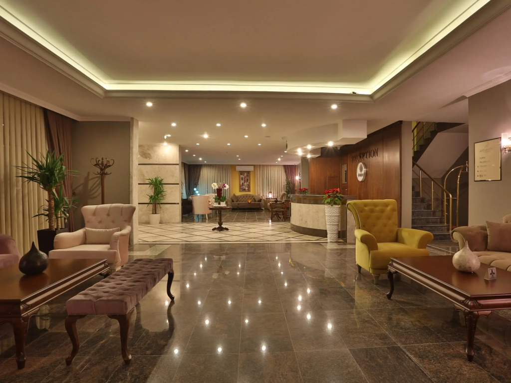 Bon Hotel City & Resort