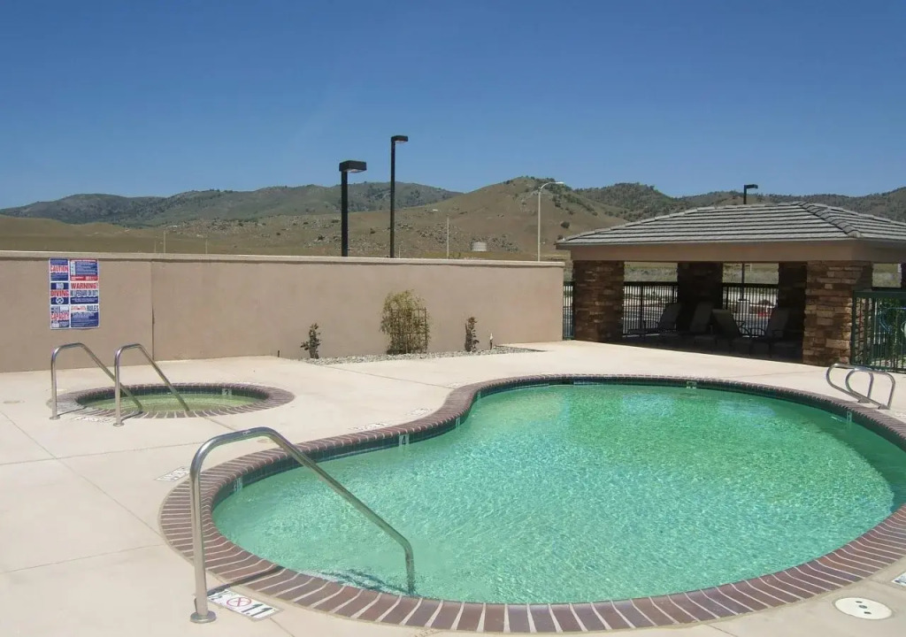 Holiday Inn Express Tehachapi by IHG
