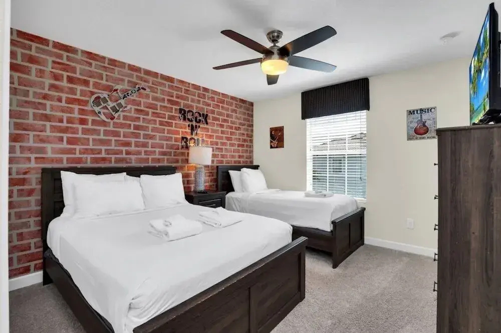 4804crusoe 4 Bedroom Townhouse