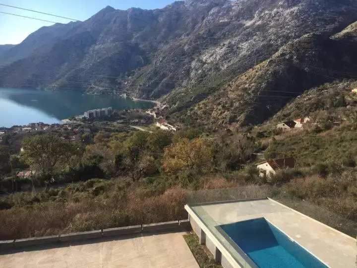 Peaceful flat with pool & great view in Risan! - View 9