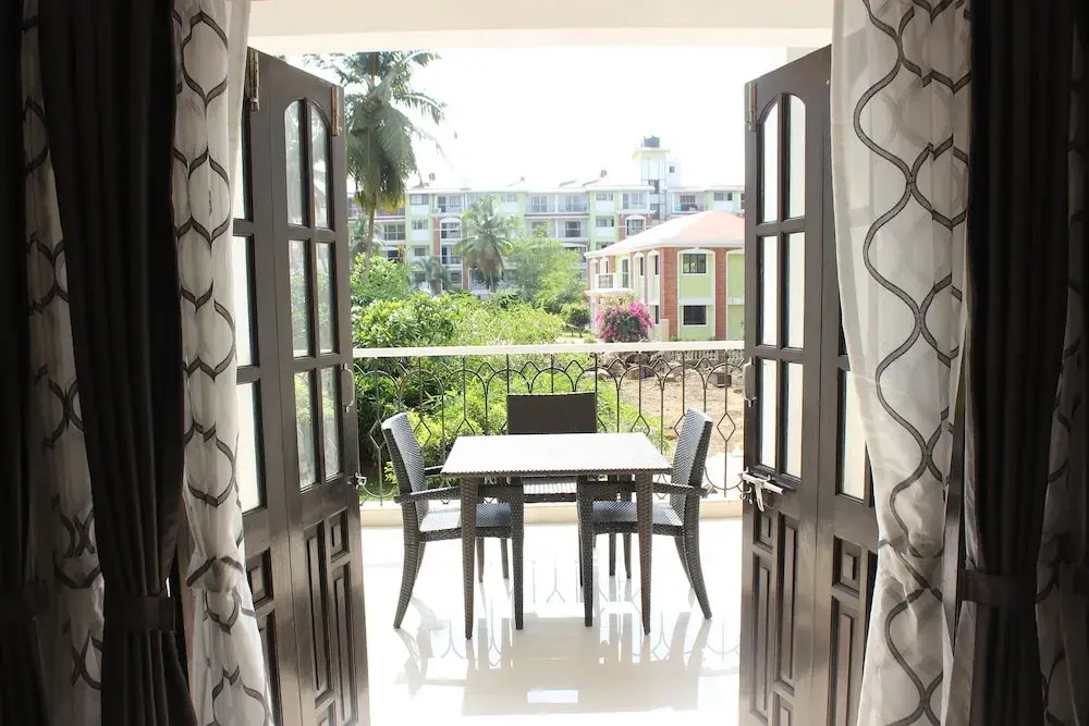 OYO 9364 Home Modern 2 BHK Pool View Candolim
