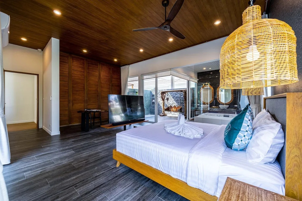 Luxury 7 Bedroom Pool Villa - WL67