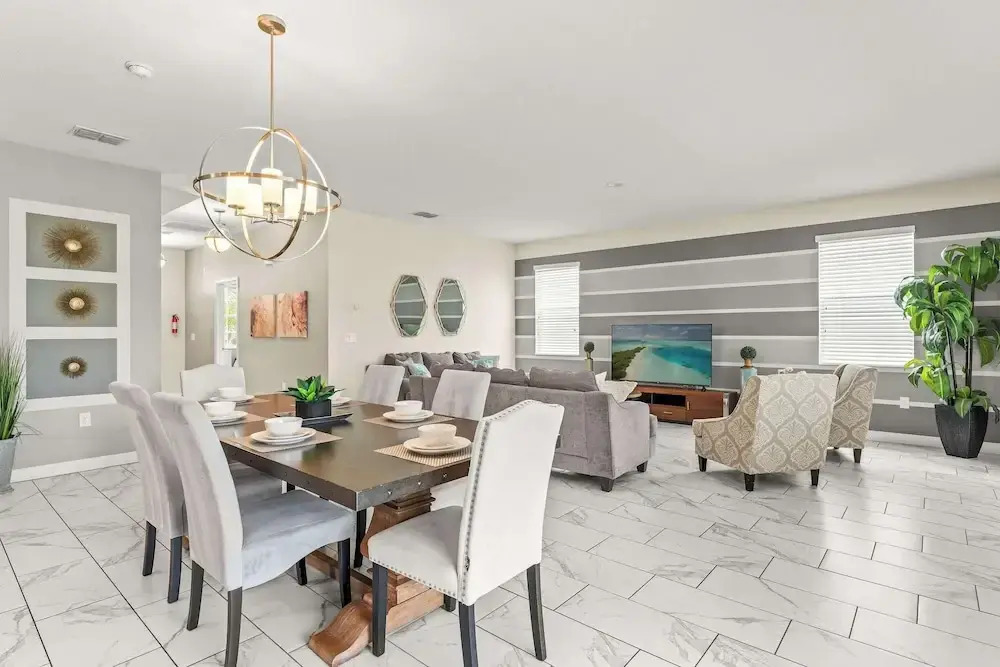 Resort Vibes At Championsgate - Home for 14 With Private Lanai