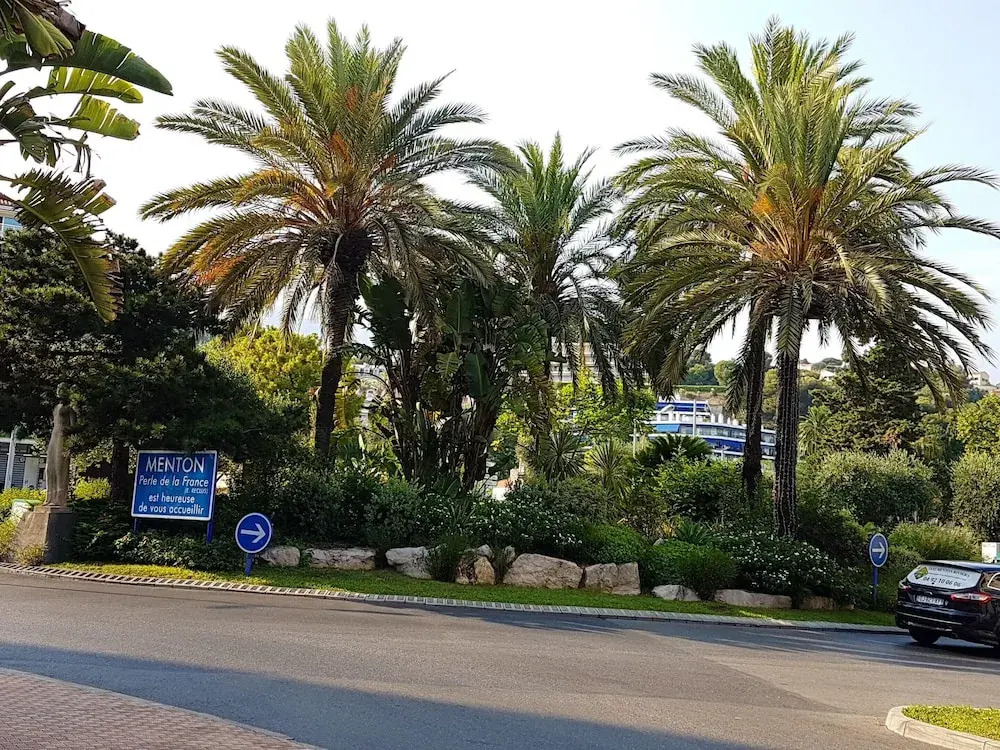 Apartment With one Bedroom in Menton, With Furnished Balcony - 300 m From the Beach