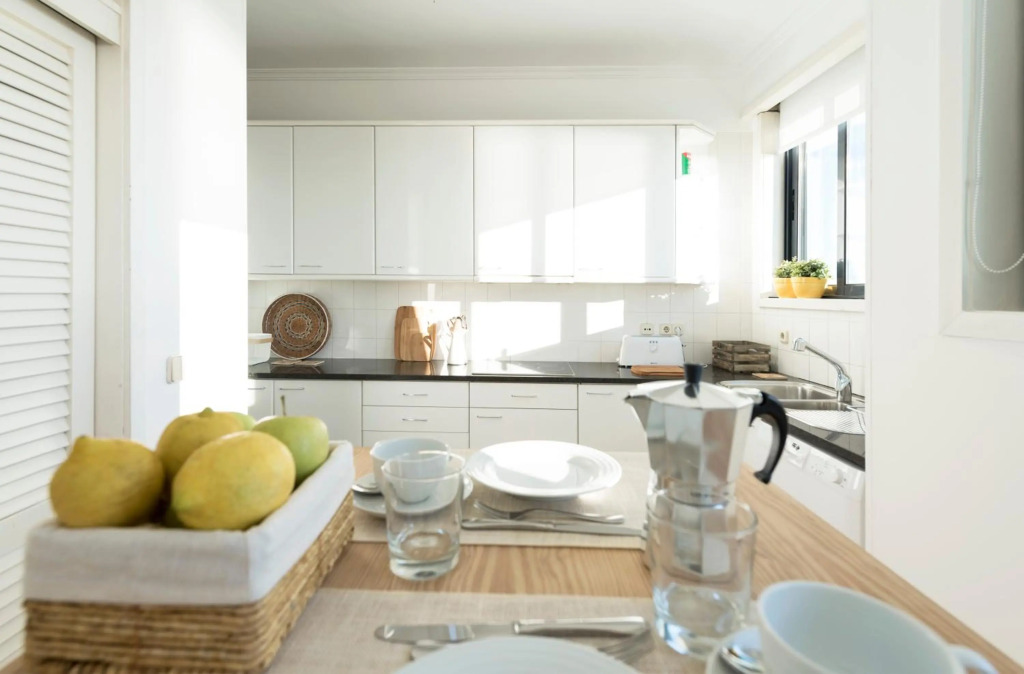 Foz Beach Apartment w Sea Views by LovelyStay
