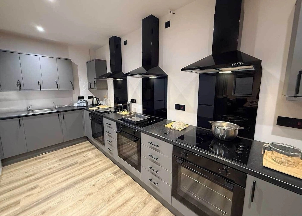 Student Only Non Ensuite Room Ivy Halls
