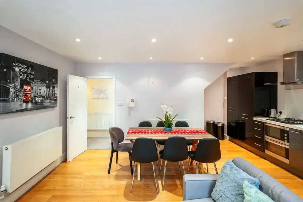 Immaculate 3-bed House in Central London