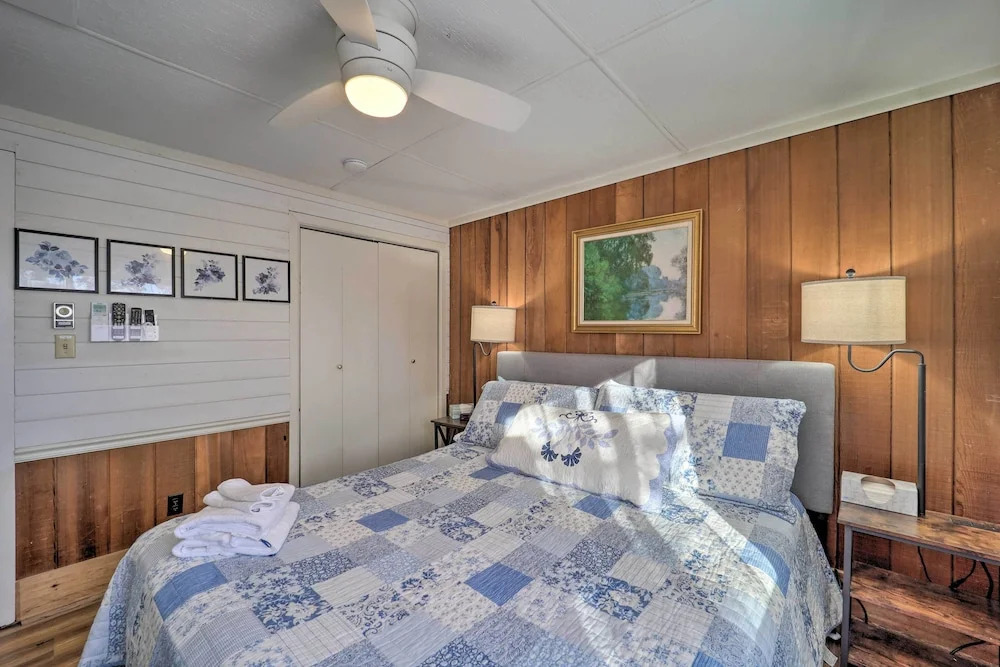 < 1 Mi to Beech Mtn Ski! Condo w/ Hot Tub Access