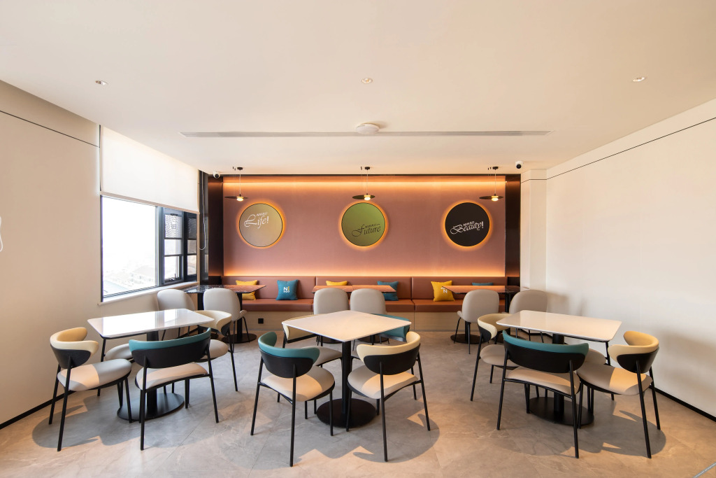 Ni Hao Hotel (Anyang Linzhou Changan Road)