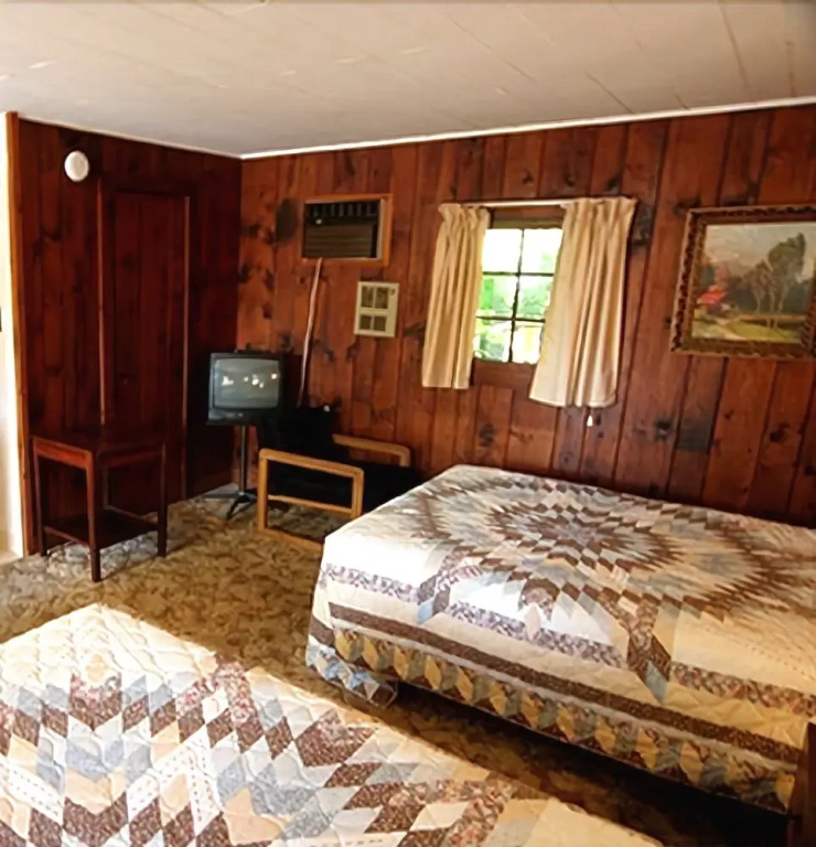 Lee's Motel and Cottages