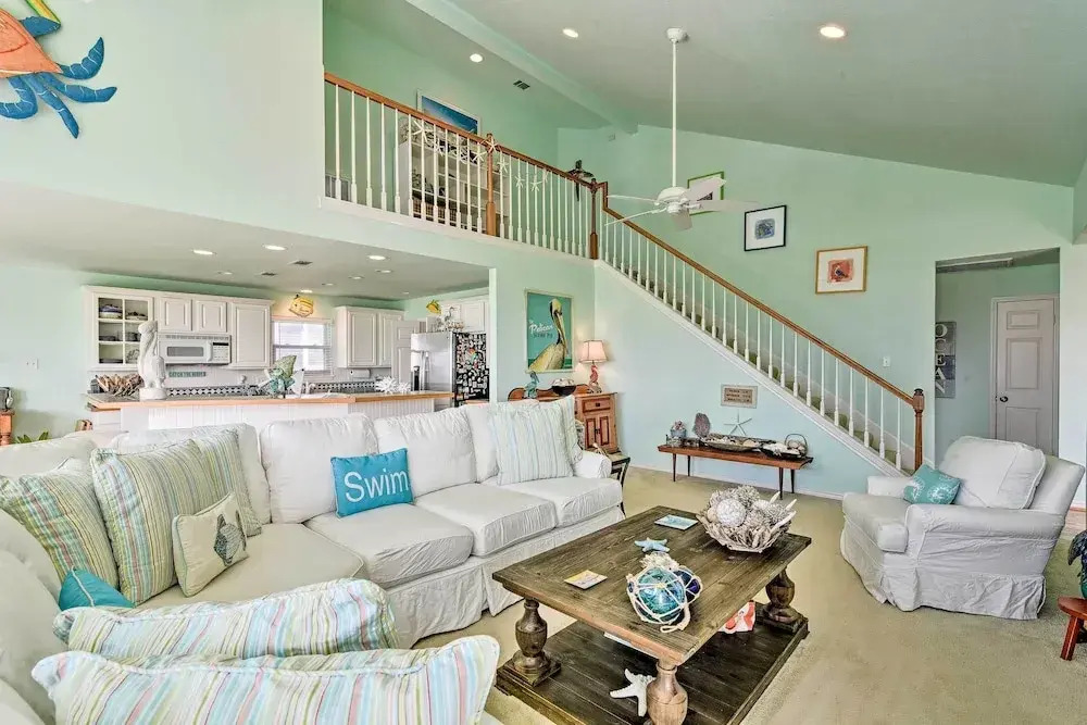 1 Block to Beach: Family Getaway in Galveston