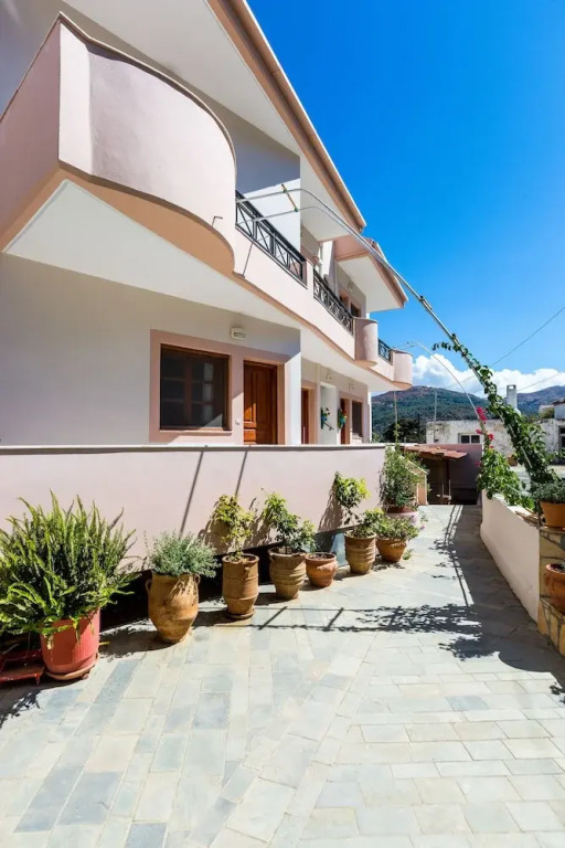 Monopati Apartments
