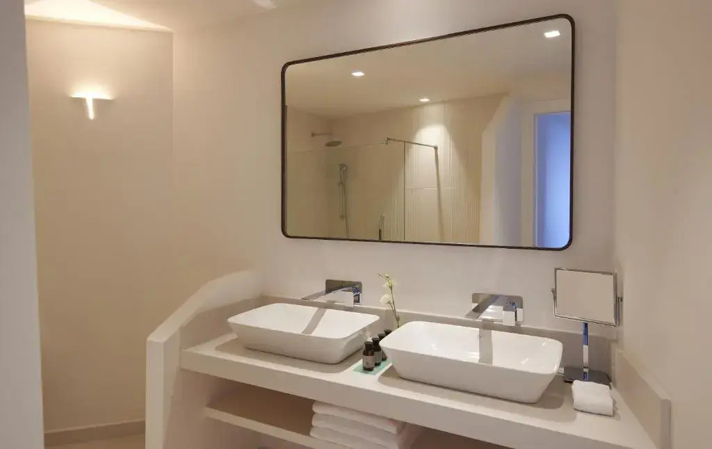 Baia Di Chia Resort Sardinia, Curio Collection By Hilton