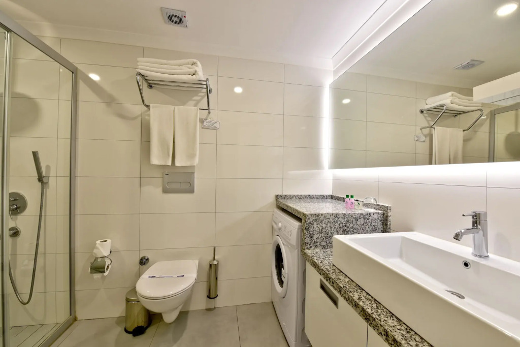Green Garden Suites Hotel