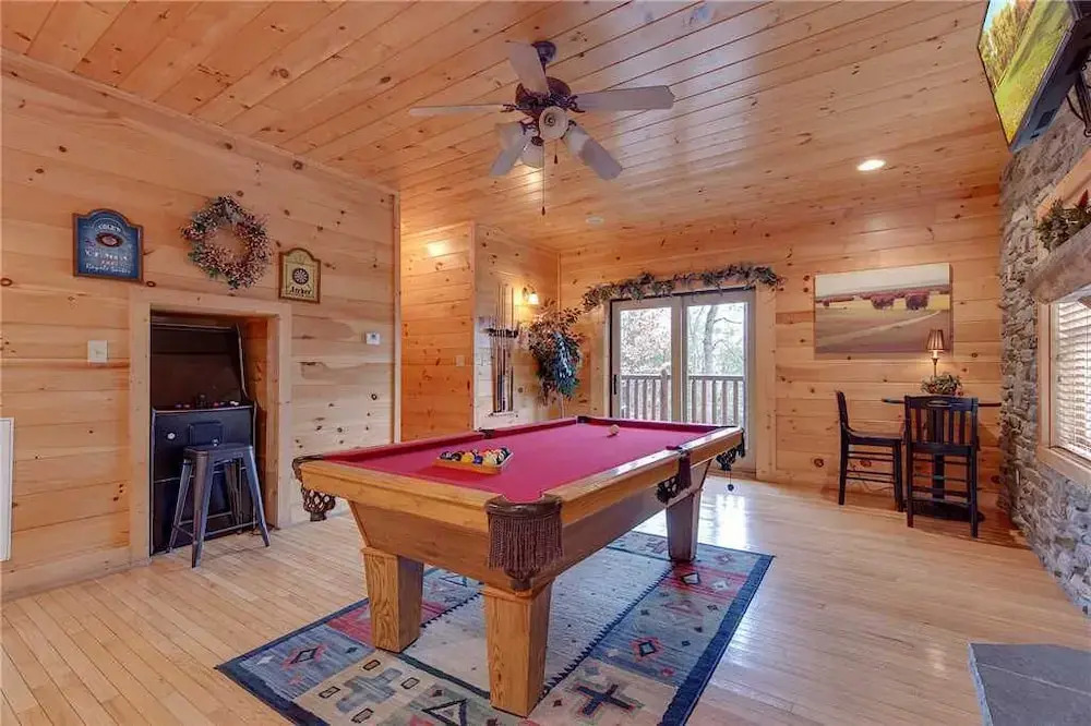 Destinys Lodge - Five Bedroom Cabin