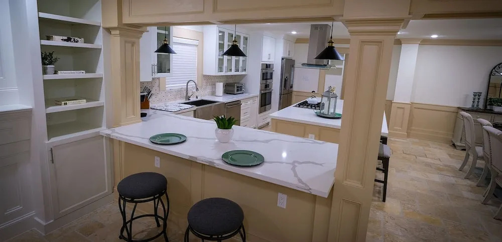 5Bdrm 3.5Bath 12Beds - HOME BIG AS TEXAS