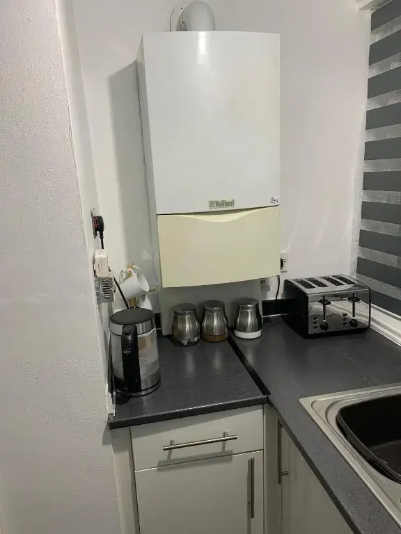 2 Bed 1st Floor Apartment-Own Entrance & Parking