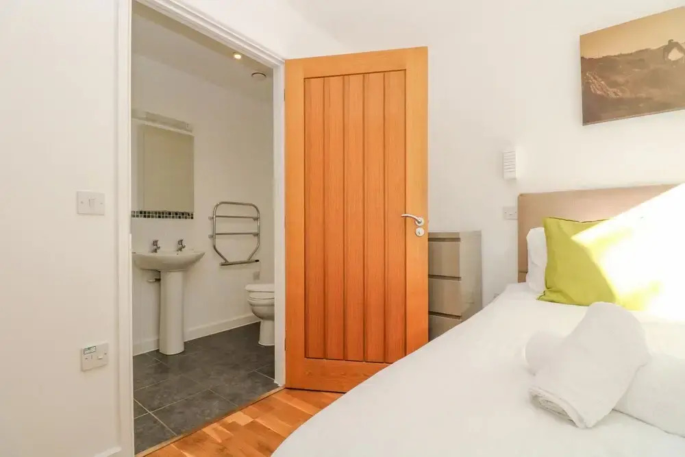 Sea Breeze 17 Gannel