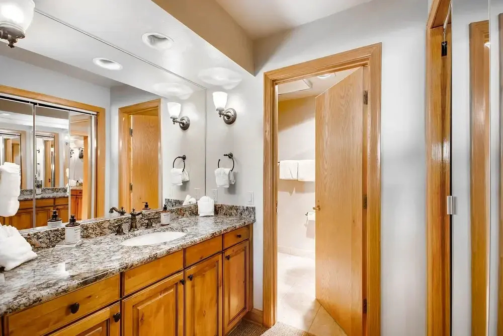 3br  Chateaux Dumont ~kids Ski Free! Walk To Lift 3 Bedroom Condo by RedAwning