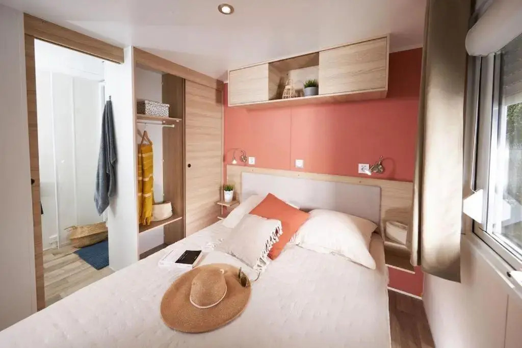 Mobile home 3 chambres 2 salles de bains dans camping 4 étoiles aux charmettes MH k168