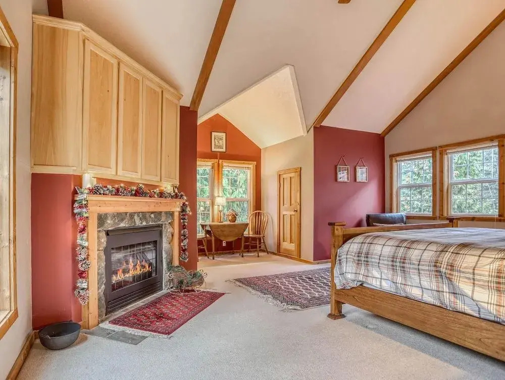 Lazy Bear Lodge