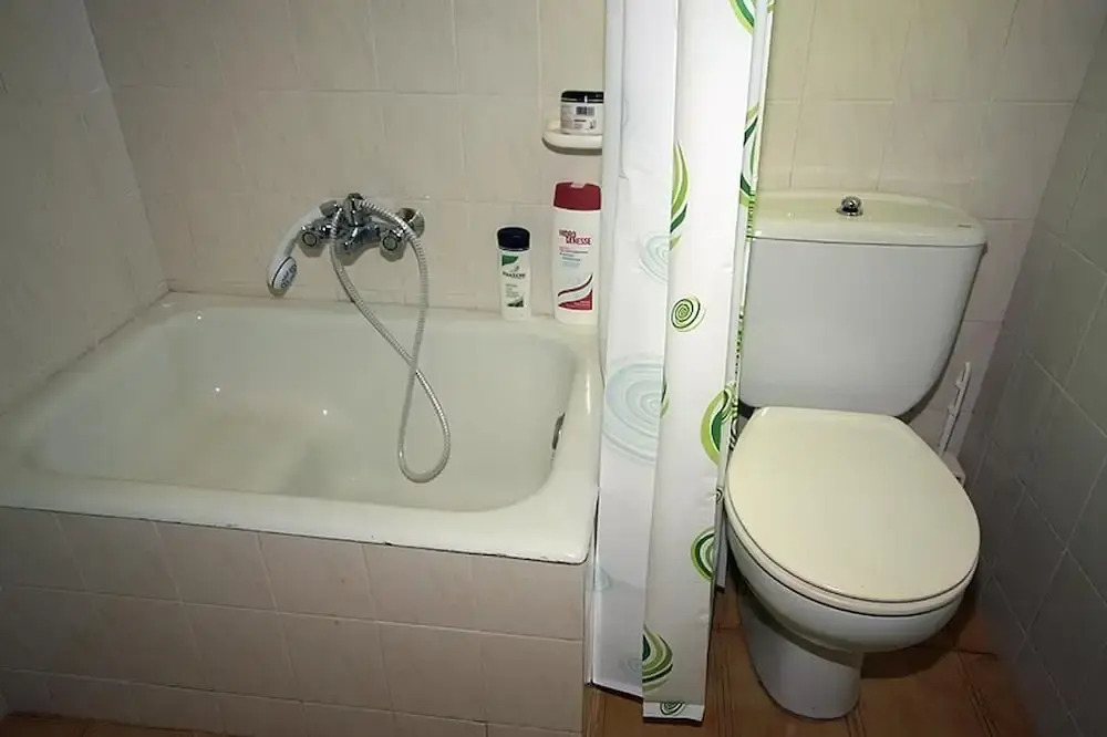 House - 3 Bedrooms - 102074
