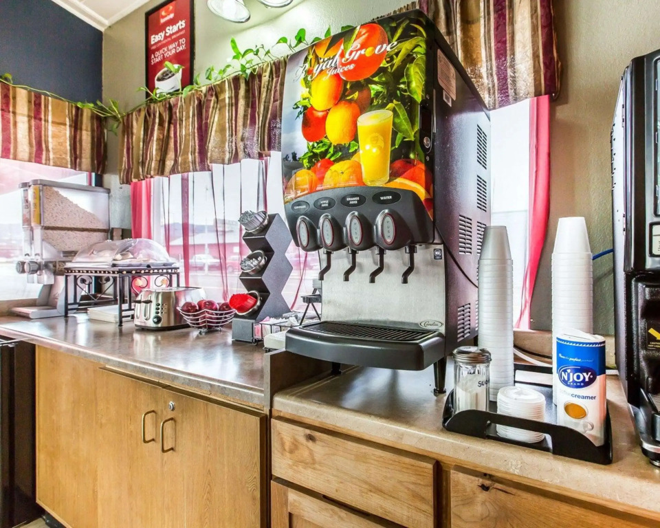 Econo Lodge Inn & Suites Yreka