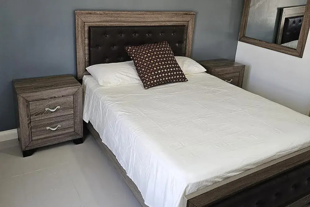 Apartment Sleeps 6 With Pool Access