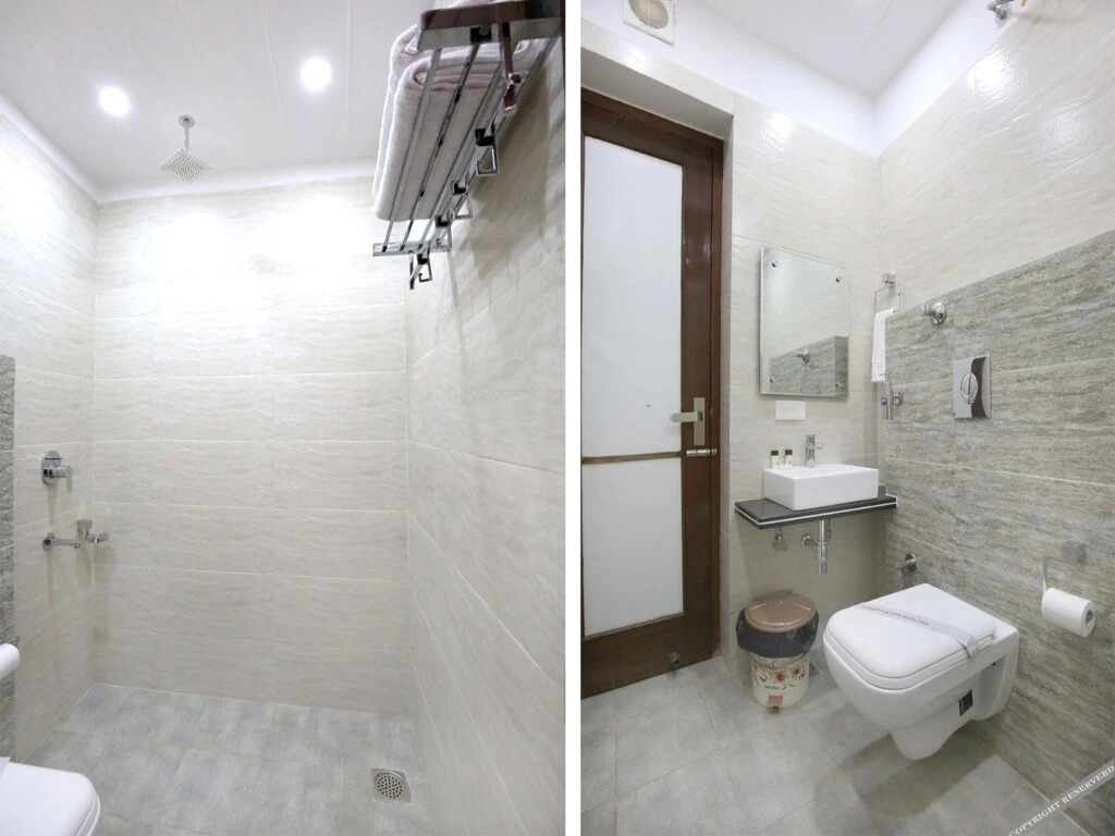 OYO 9420 Hotel Silver Palm