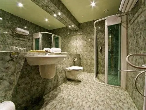 Green Hotel