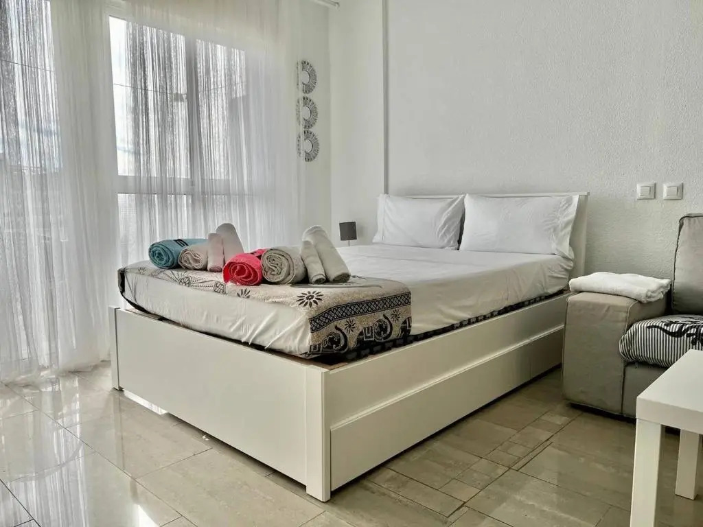 Riscal 6 by United Renters