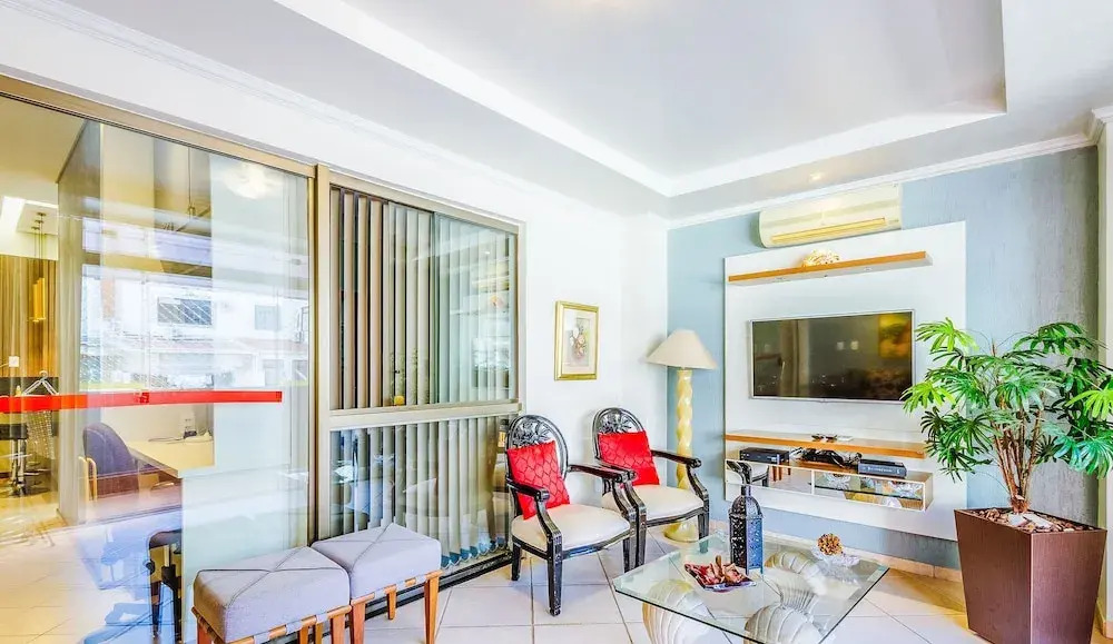 Apt w/ Balcony Sudoeste - Por0017