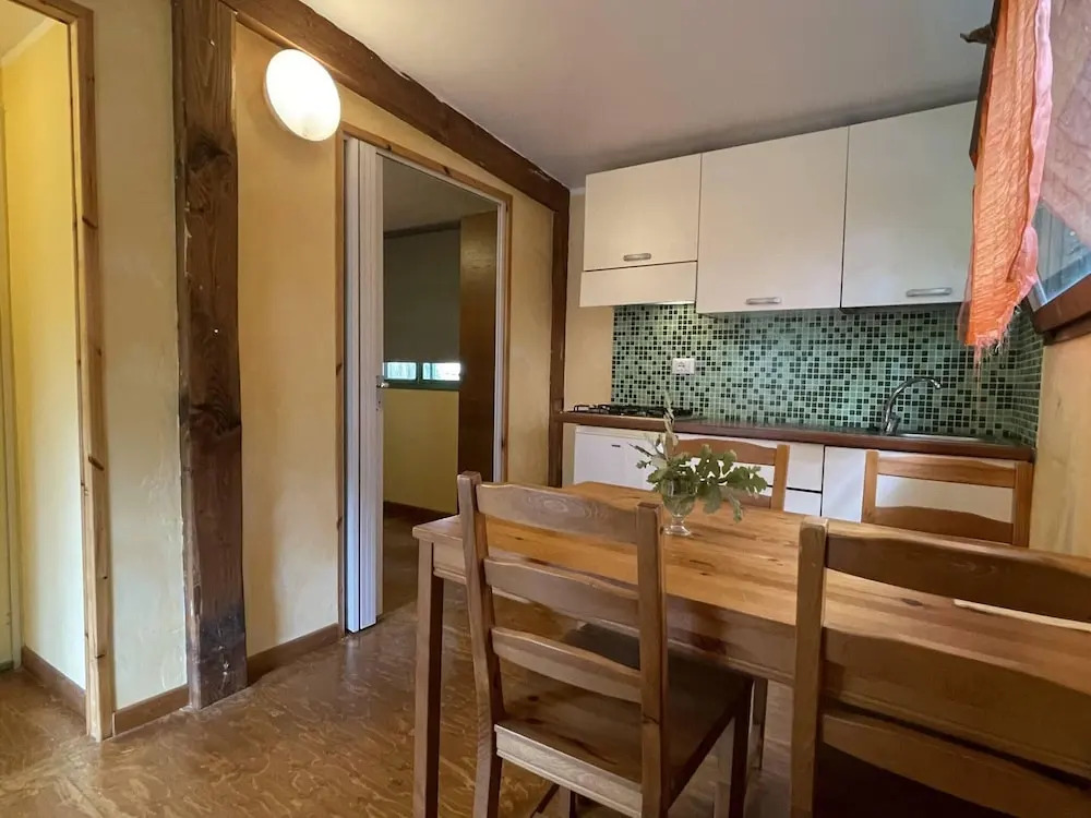 Snug Mobile Home in Toscana With Garden