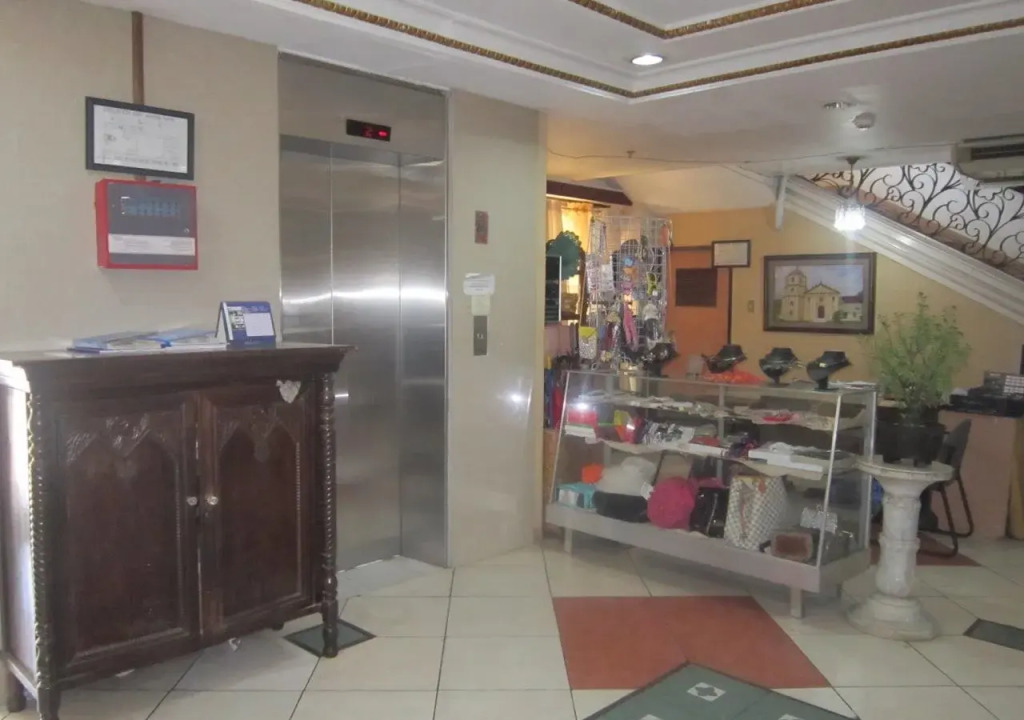 Plaza Maria Luisa Suites Inn