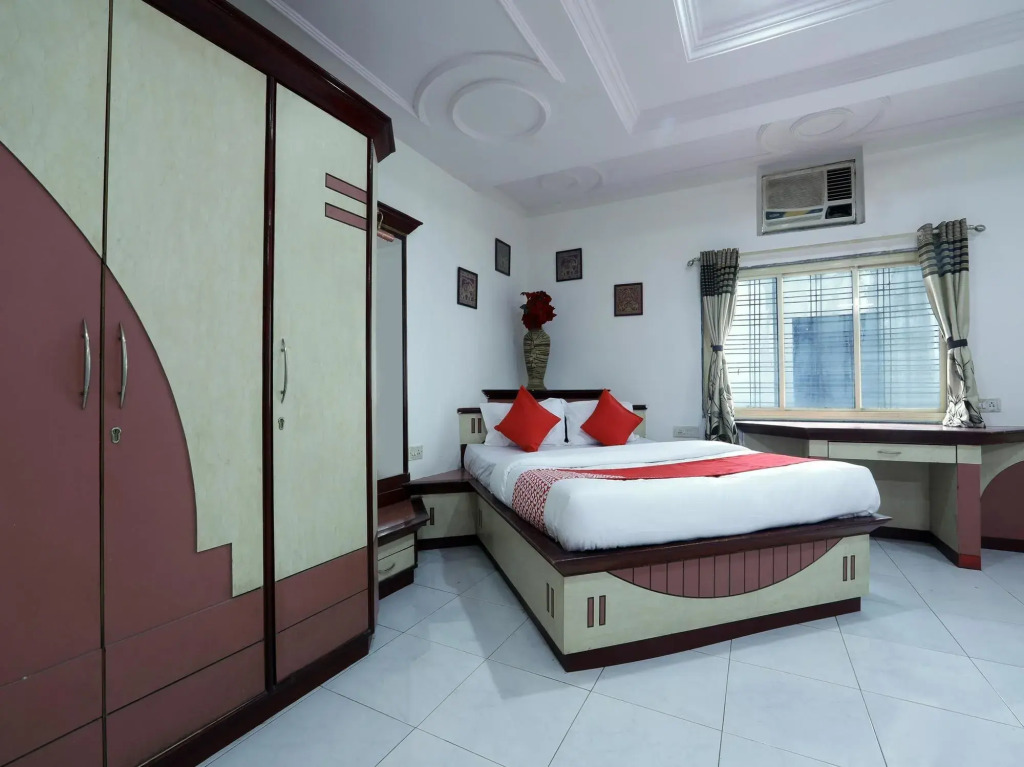 OYO Flagship 12049 Hotel Ravi Kiran Executive