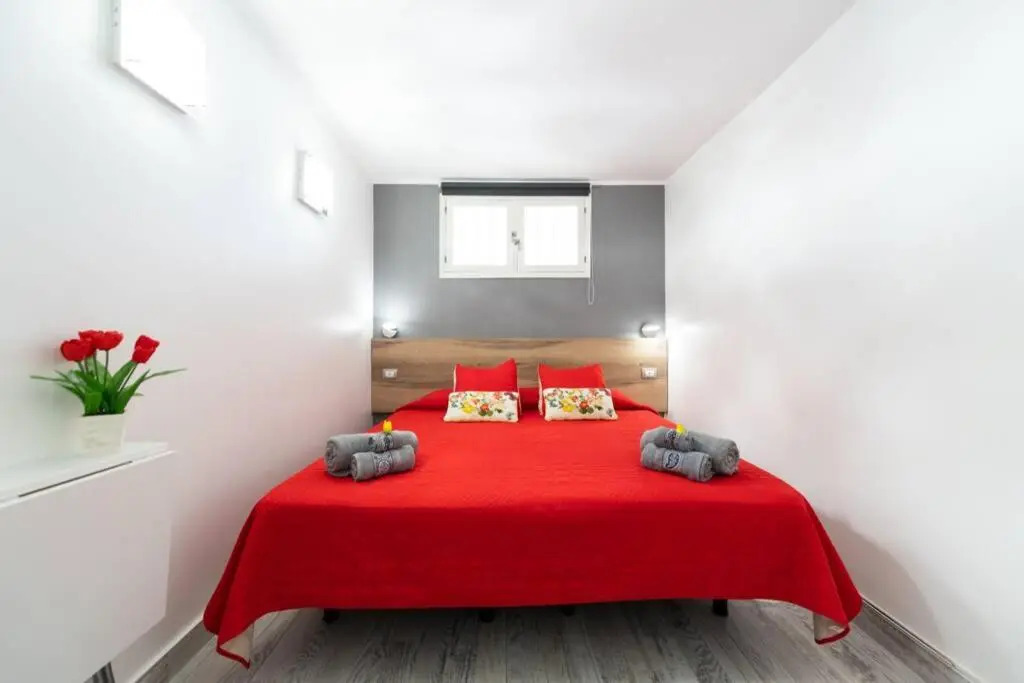 Luxury apt 1 MINUTE from the Beach of the Dunes