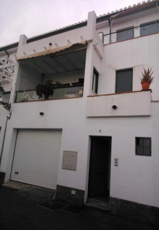 Apartment With one Bedroom in Granada, With Wonderful Mountain View, Furnished Terrace and Wifi