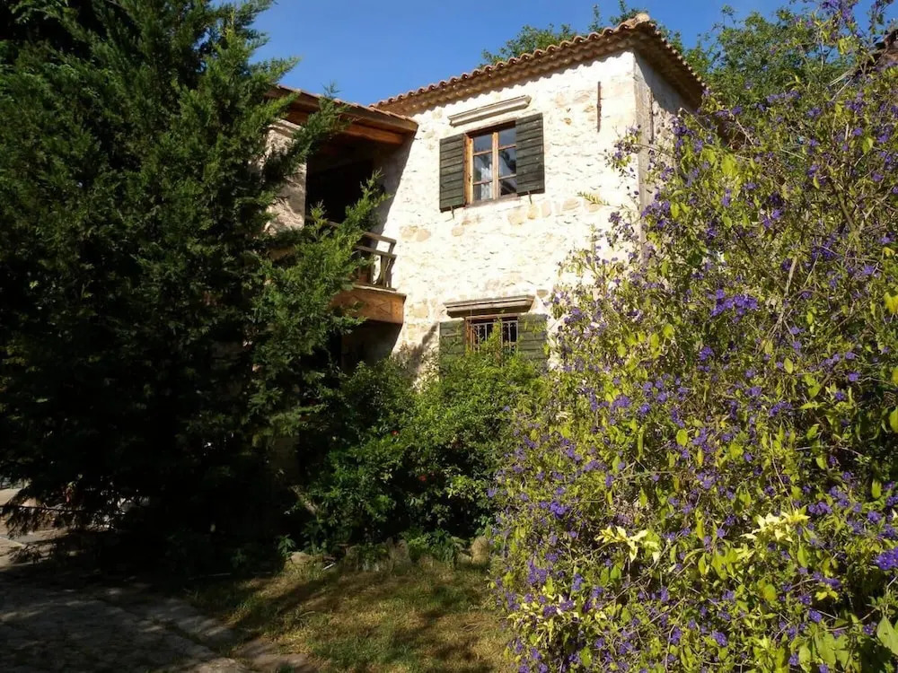 Jiannis Villa - Stone Villa in the Greenery