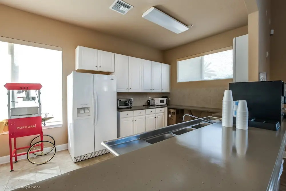 518mb New and Modern 8 Bedroom 5 Bathroom Villa
