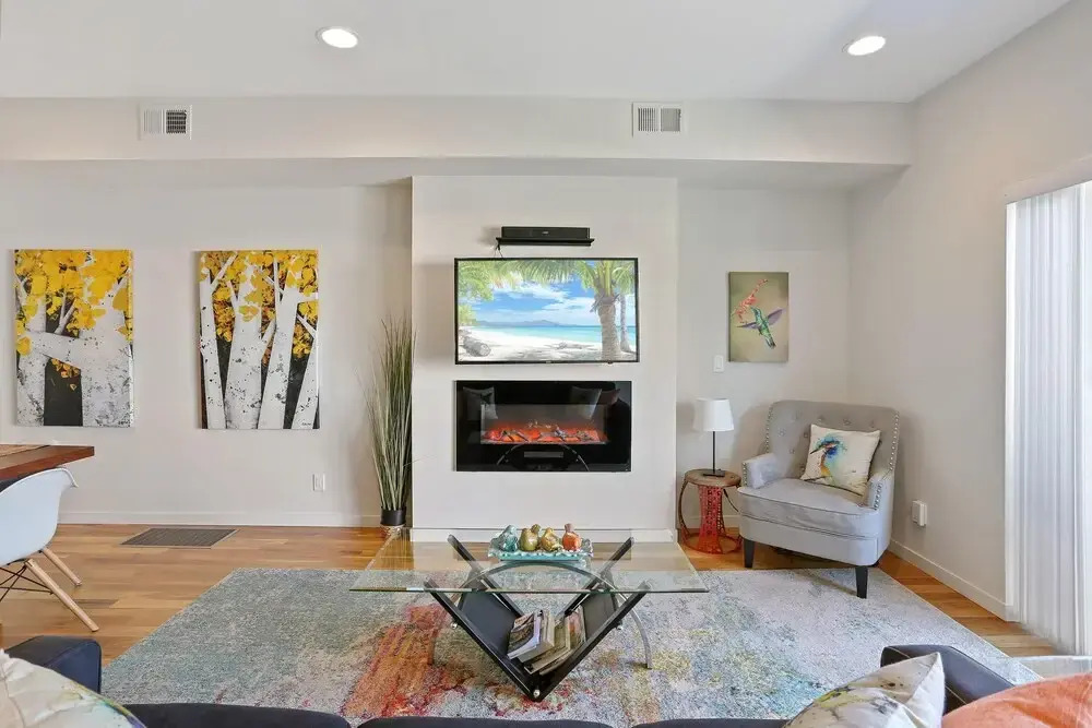 New Townhome With Stunning City and Mountain Views