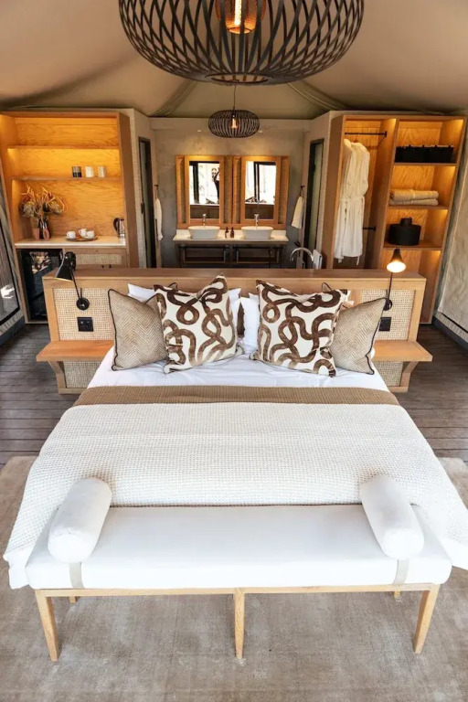 Nzovu Rundu Luxury Camp