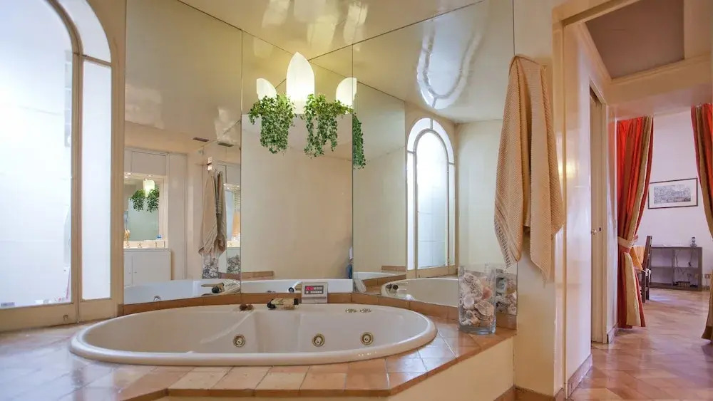Rental in Rome Trevi Fouintain View Apartment