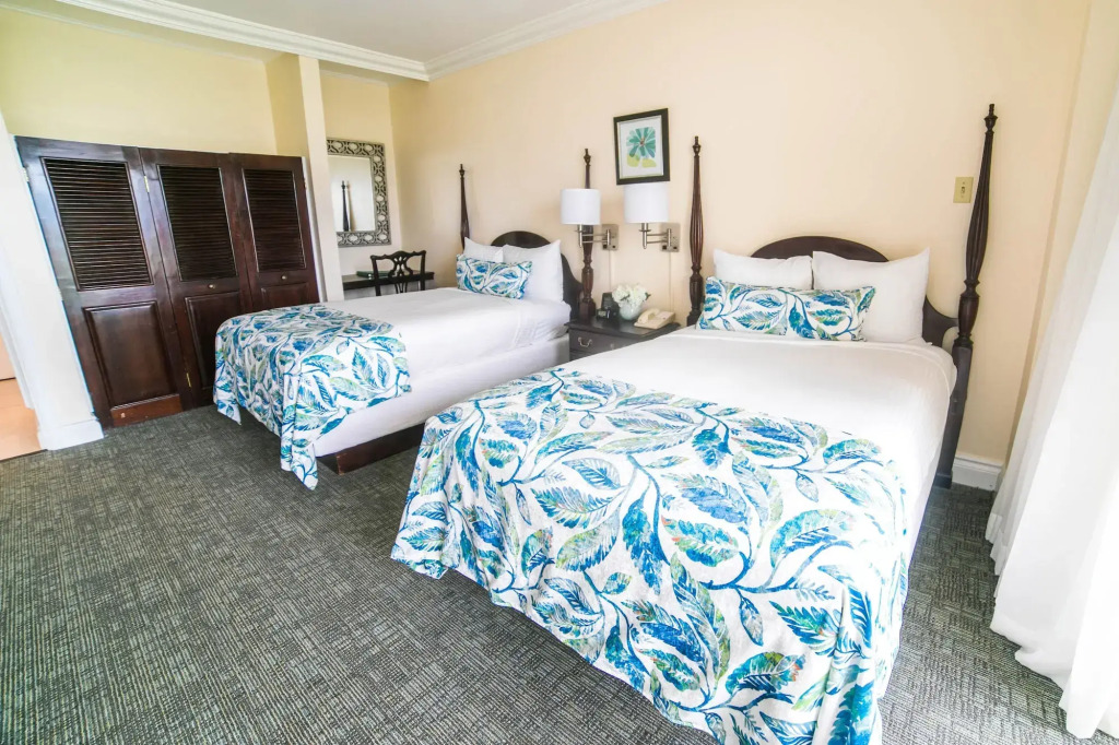 Courtleigh Hotel & Suites