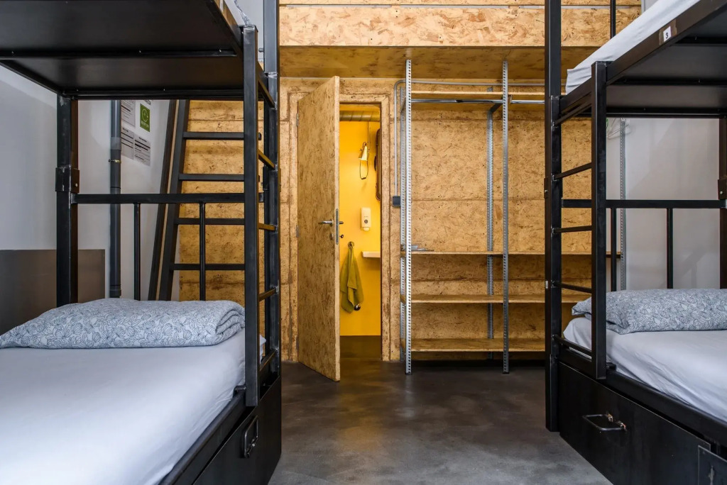 Stay Swanky Bed & Breakfast